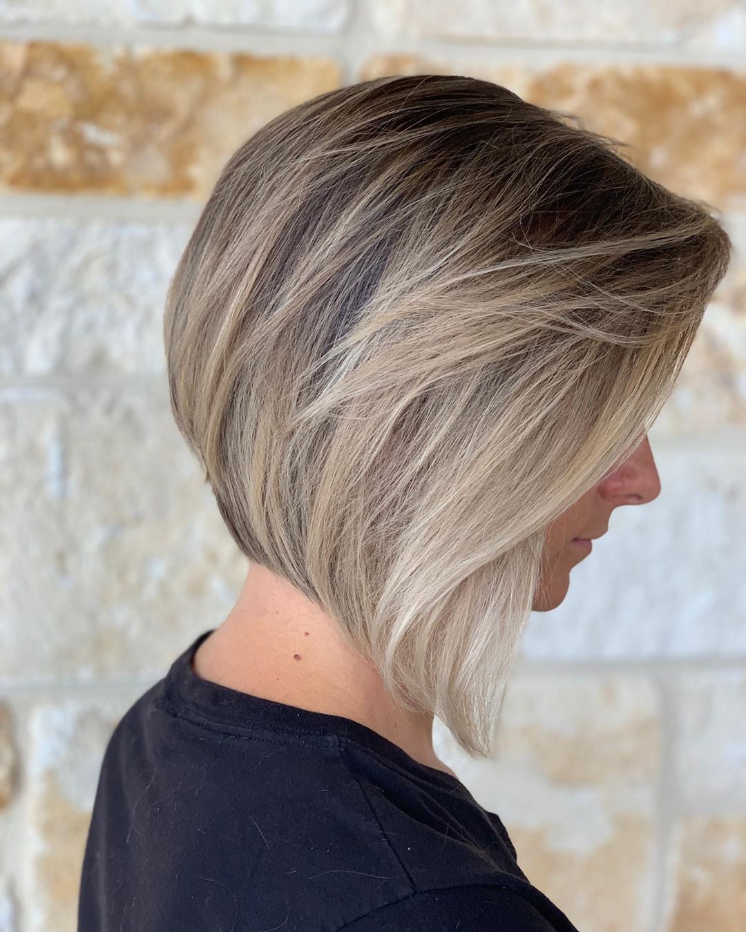 short a line bob for thin hair