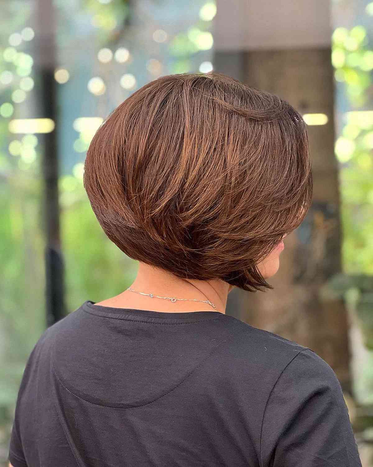 short a line bob hairstyle with layers