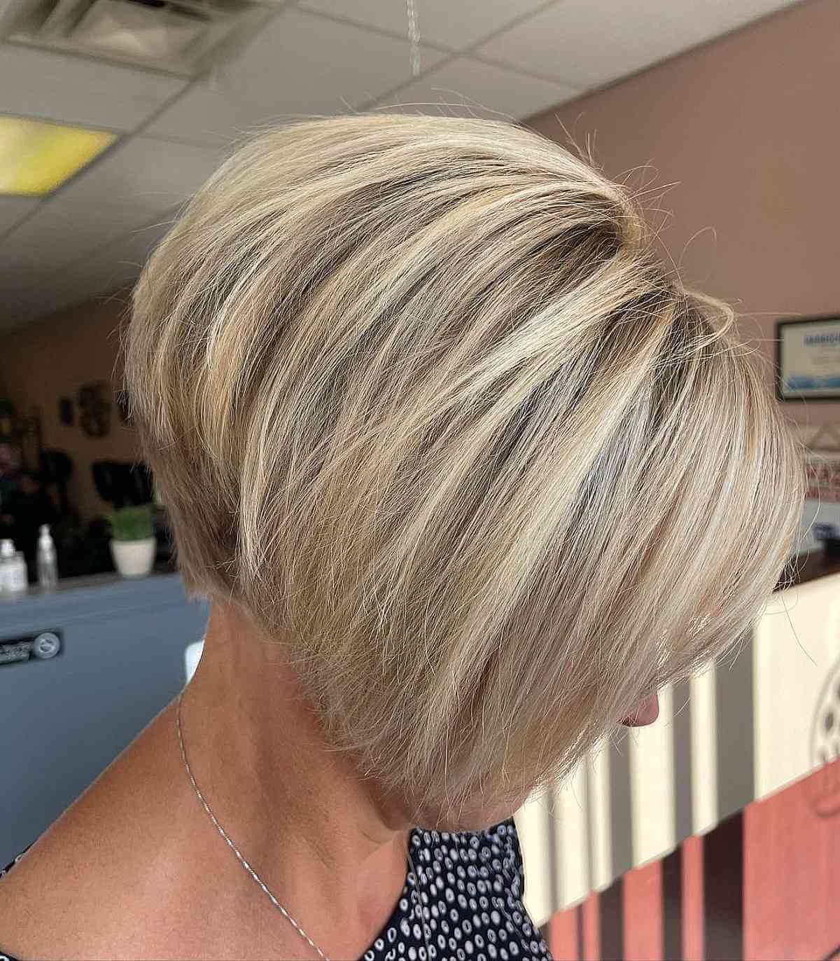 very short wedge cut