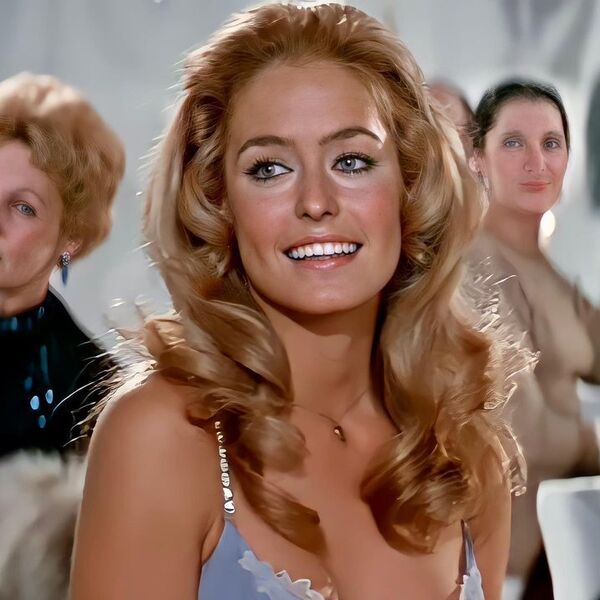 Old Hollywood Long Spring Curled Hair