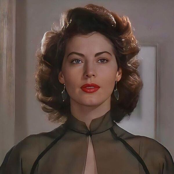 Retro Glamourous Bob Waves