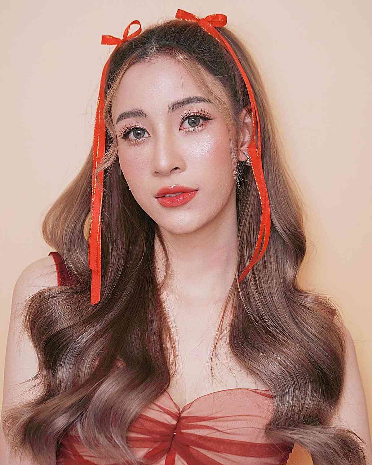 classic y2k center parted long wavy hair with ribbons