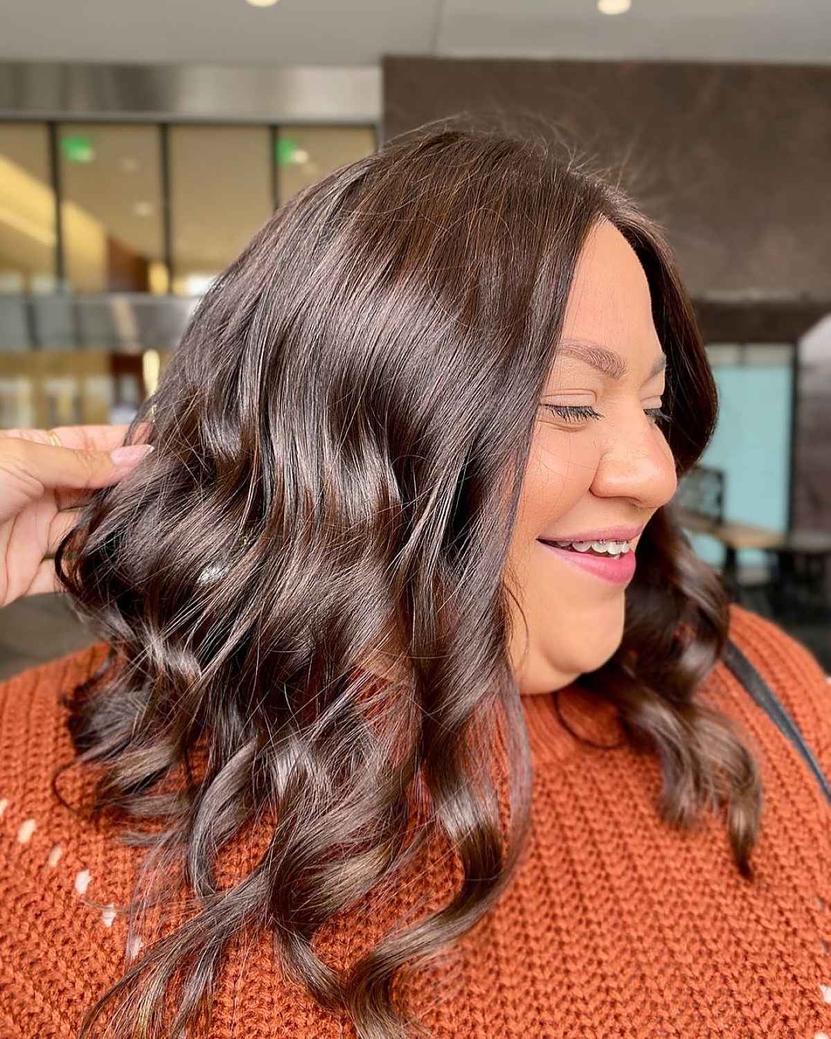 medium length fine hair with loose waves for women over 40