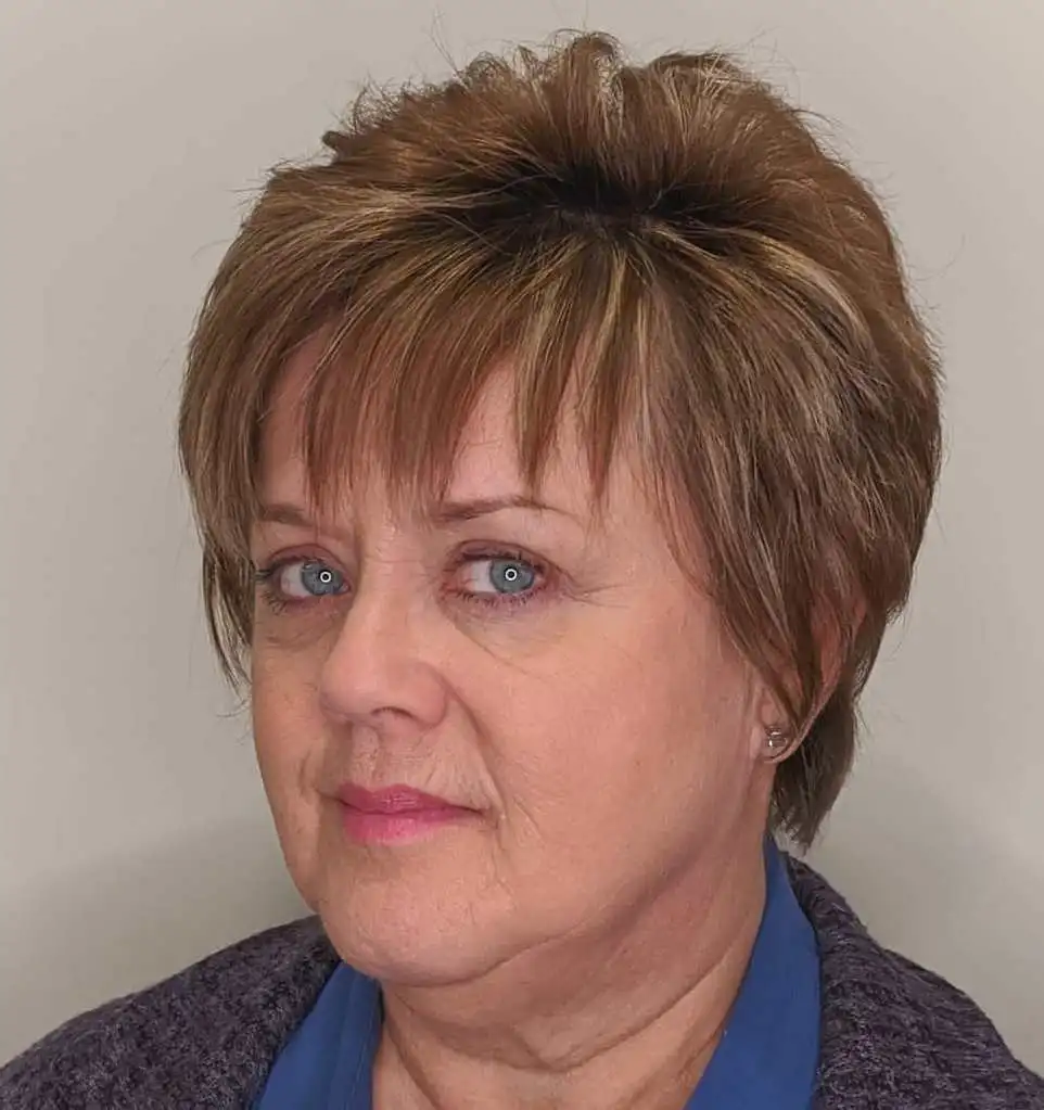 short feathered cut with teased roots