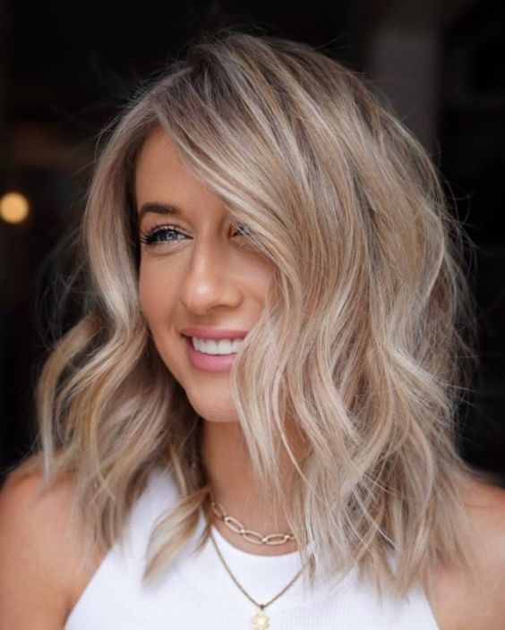 Beachy Waves on Medium Hair
