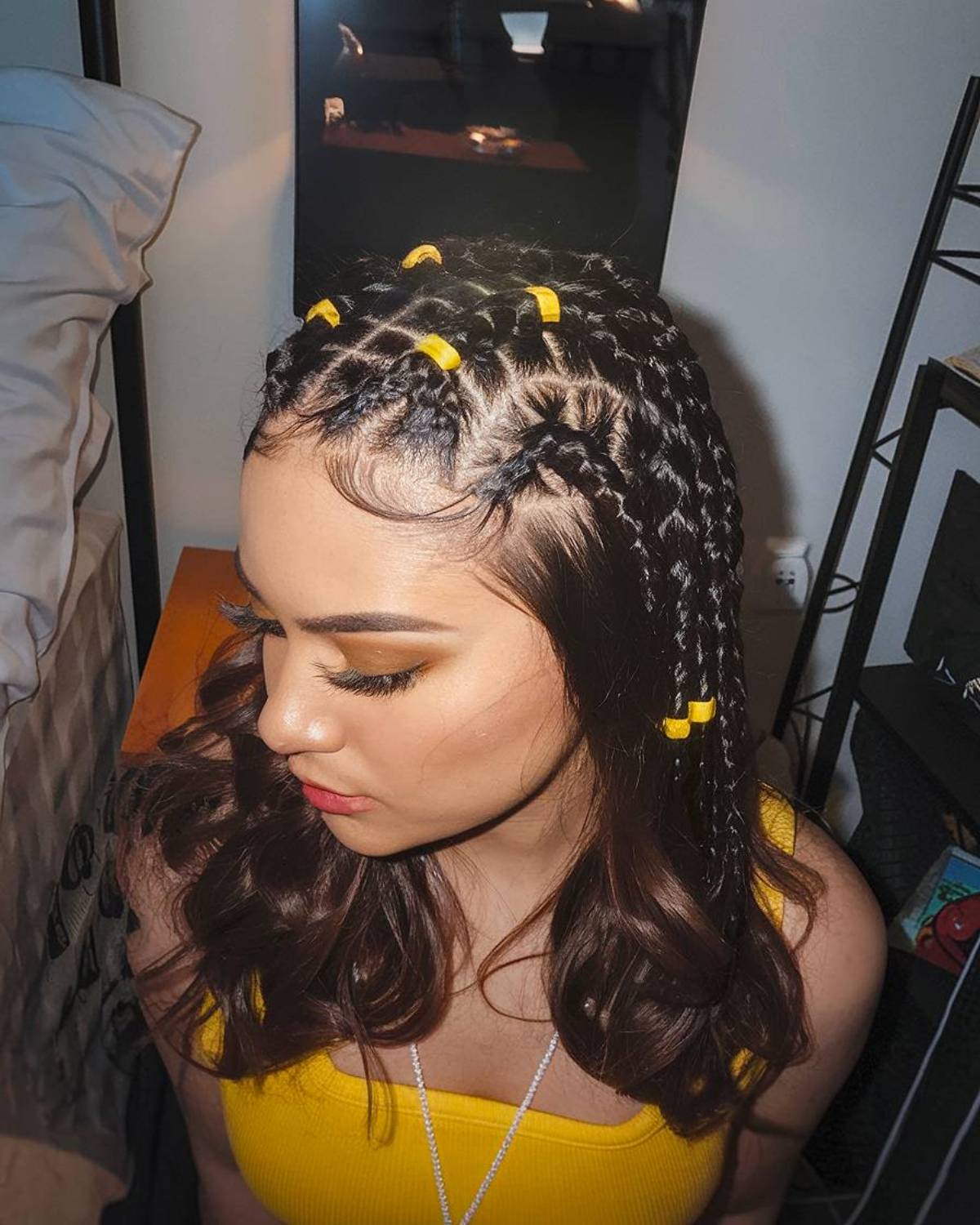 rubber band latina hairstyle