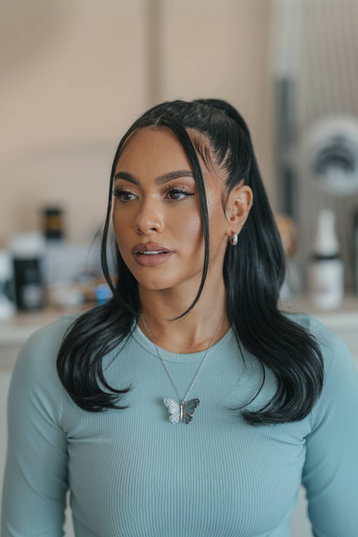 sleek latina hairstyle
